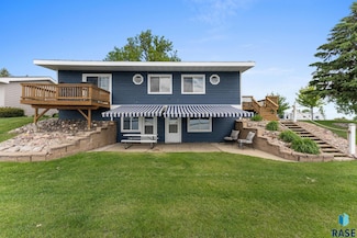 374 W Lake Dr, Lake Norden, SD 57248