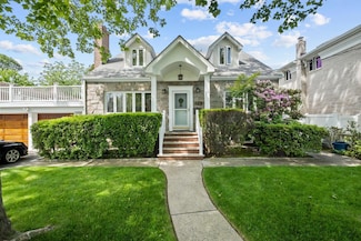 2816 215th Place, Bayside, NY 11360