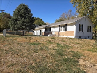 607 Snowden Dr, Rock Port, MO 64482