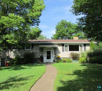 2003 Dunedin Ave, Duluth, MN 55803