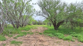 7760 Schultz Rd, Elmendorf, TX 78112