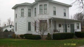319 N 4th St, Watseka, IL 60970