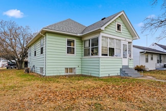 1036 Columbia St, Waterloo, IA 50703