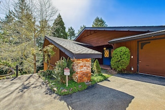 1583 Fickle Hill Rd, Arcata, CA 95521