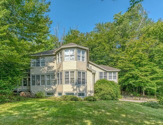 39 Ledgewood Cir, Hebron, NH 03241
