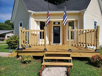 204 W Broad St, Decherd, TN 37324