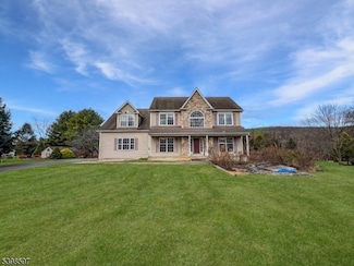 3 Pohat Ct, Washington, NJ 07882