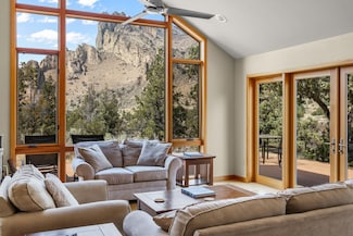 9210 NE Smith Rock Loop, Terrebonne, OR 97760