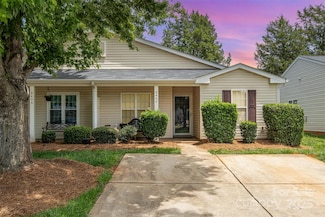 5402 Harris Cove Dr, Charlotte, NC 28269