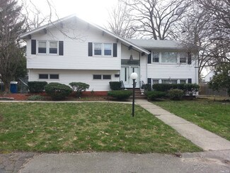 8 Howe Cir, Randolph, MA 02368