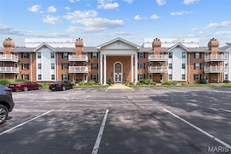 312 Clayton Crossing Dr Unit 301, Ellisville, MO 63011