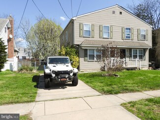 212 Bartram Ave, Essington, PA 19029