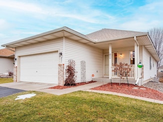 451 Bluebird Ln, Woodbury, MN 55125