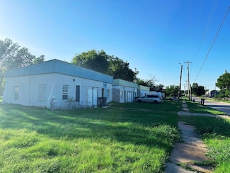 402 NW 3rd St, Lawton, OK 73507