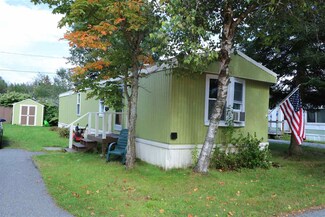 7 1st St, Lancaster, NH 03584