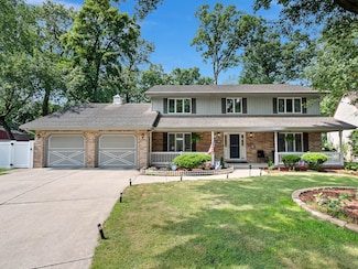 18118 Whitman Ln, Lansing, IL 60438