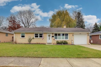 111 S Bobby Ln, Mount Prospect, IL 60056