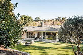 4031 Deerhorn Dr, Sherman Oaks, CA 91403