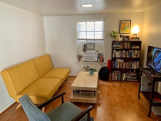 822 Byrne St Unit B, Houston, TX 77009