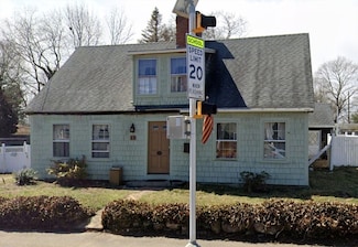 15 Quincy St, Brockton, MA 02302