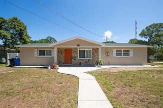 208 NE Lincoln Cir N, Saint Petersburg, FL 33702