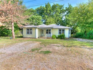 327 W Center St, Lexington, OK 73051