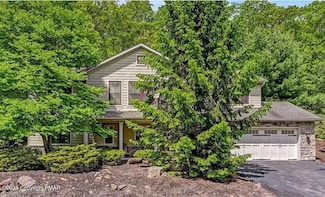 255 Longview Dr, Lake Harmony, PA 18624