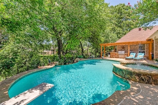 1916 Surrey Ln, McKinney, TX 75070