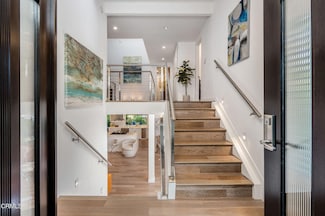 736 N Valley Dr, Westlake Village, CA 91362