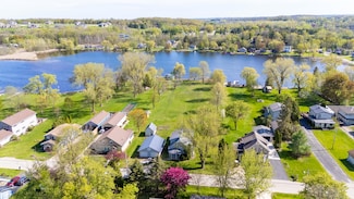 3559 N Shore Dr, Hubertus, WI 53033