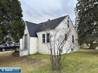 1992 E 25th St, Hibbing, MN 55746