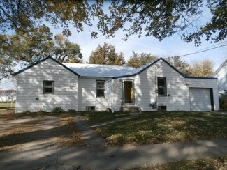 108 N Sheakley Ave, New Hampton, IA 50659