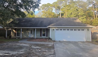 6900 Red Bud Ln, Ocean Springs, MS 39564