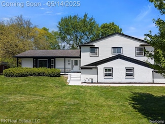 30728 W 14 Mile Rd, West Bloomfield, MI 48322