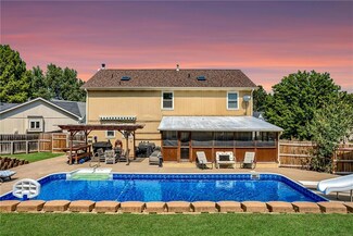 1504 Princeton Cir, Liberty, MO 64068