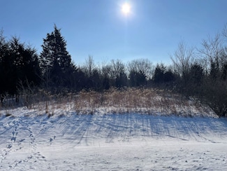 2842 Whispering Hills Dr, Marseilles, IL 61341