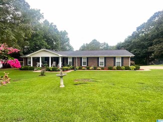 900 Hampton Dr, Anniston, AL 36207