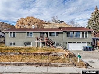 1225 Apache Ave, Green River, WY 82935