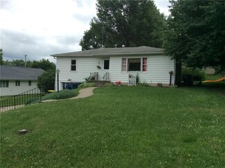 1004 W Benton St, Savannah, MO 64485