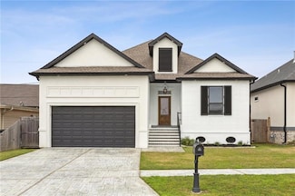 325 Chinchilla Dr, Arabi, LA 70032