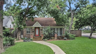 702 Lipscomb Ave, Dallas, TX 75214