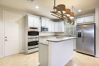 105 NW Gardner St, Boca Raton, FL 33432