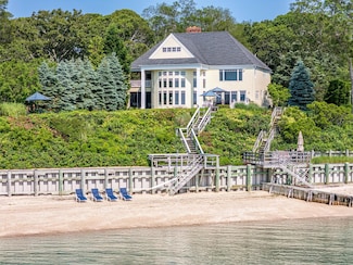 4510 Peconic Bay Blvd, Laurel, NY 11948