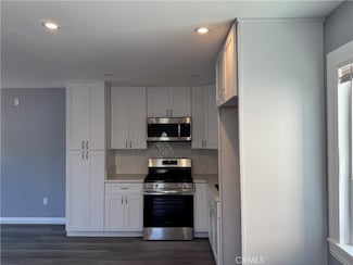 1411 N Garnsey St, Santa Ana, CA 92706