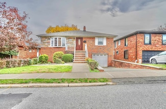 1106 Keswick Place, Fort Lee, NJ 07024