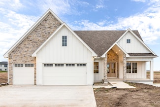 50054 Prairie Point Ct, Ames, IA 50014