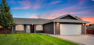 634 Riverstone Dr, Richland, WA 99352
