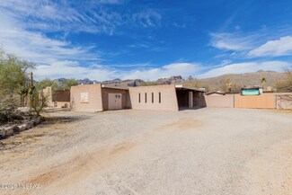 9611 E Walnut Tree Dr, Tucson, AZ 85749
