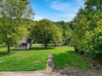 311 Oxford St, Sistersville, WV 26175