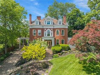 5435 Dunmoyle St, Pittsburgh, PA 15217